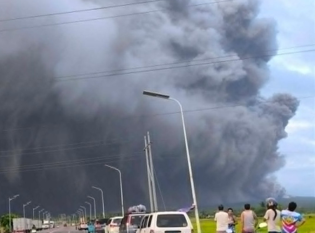 U toku spasavanje planinara posle erupcije vulkana u Indoneziji