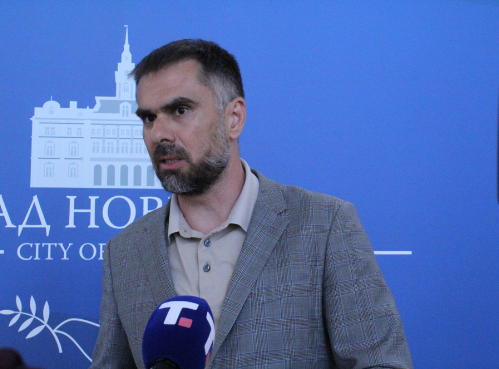 Mićin: Spomenik žrtvama pada nadstrešnice je od suštinske važnosti za Novi Sad