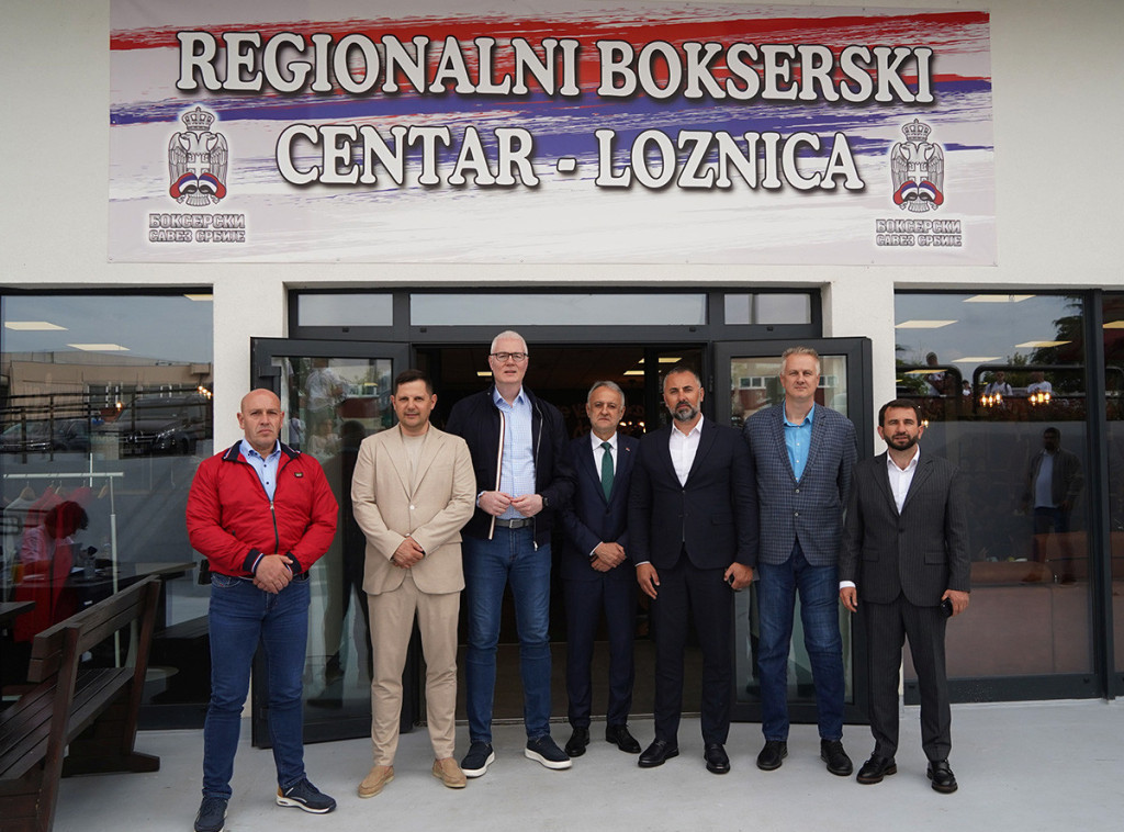 Ministar Gajić i predsednik OKS Tomašević posetili međunarodni boks kamp u Loznici