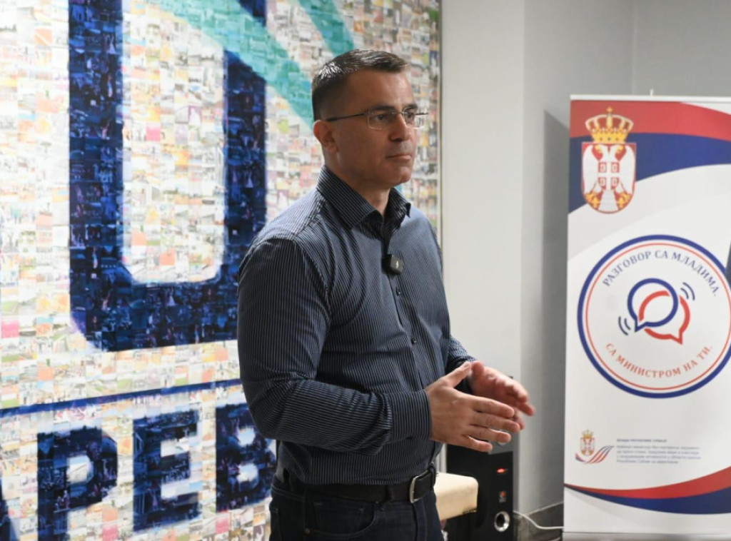 Đorđe Milićević sa mladima u Požarevcu razgovarao o njihovoj budućnosti u Srbiji