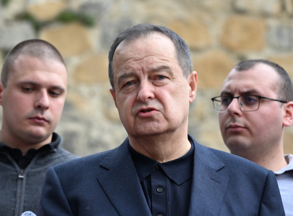 Dačić položio venac na Grobnicu narodnih heroja u Beogradu povodom Dana pobede nad fašizmom