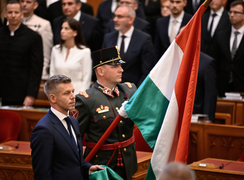 Peter Mađar položio zakletvu, od danas i zvanično premijer