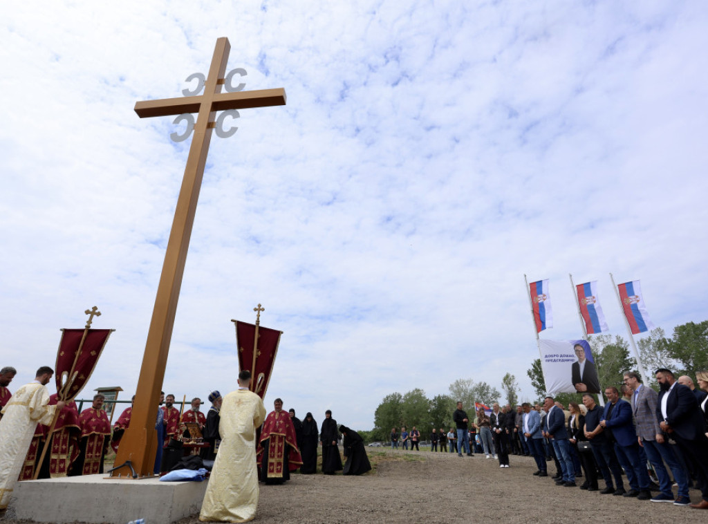 Vladika Vasilije:Srbija treba da bude obeležena svetinjama,poput krsta u Malom Bosutu