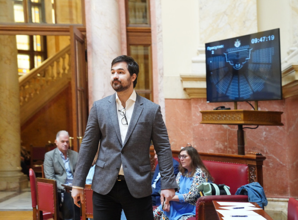 Počela nova sednica Skupštine Srbije, razmatraće se izmene izbornih zakona