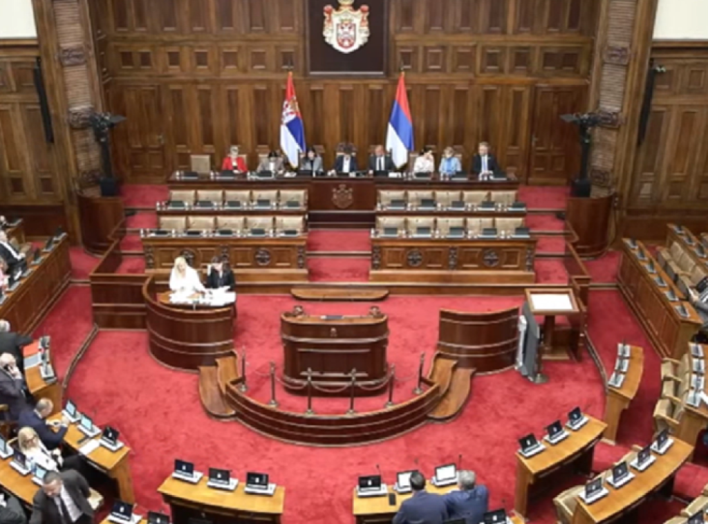 Poslanici pitali vladu o NIS-u, nestalima, državnim apotekama...