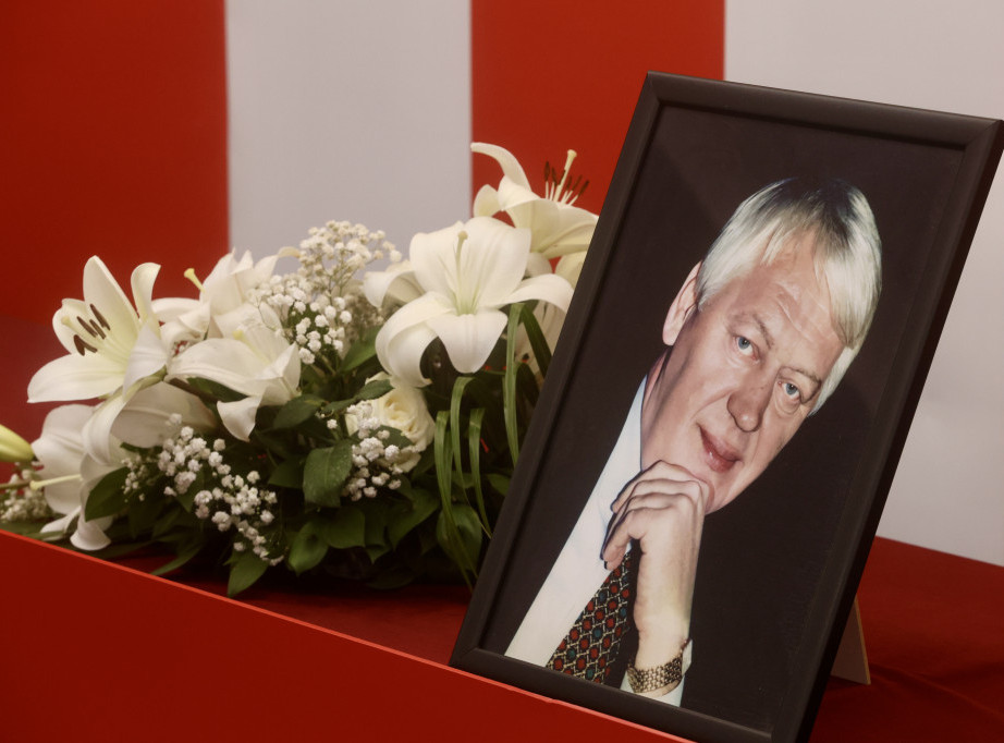 Održana komemoracija Vladimiru Cvetkoviću, Zvezdina porodica se oprostila od legende