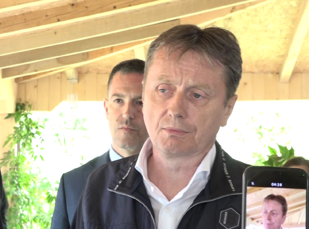 Ministar Glišić sa meštanima Vitanovca i Čukojevca razgovarao o infrastrukturnim problemima