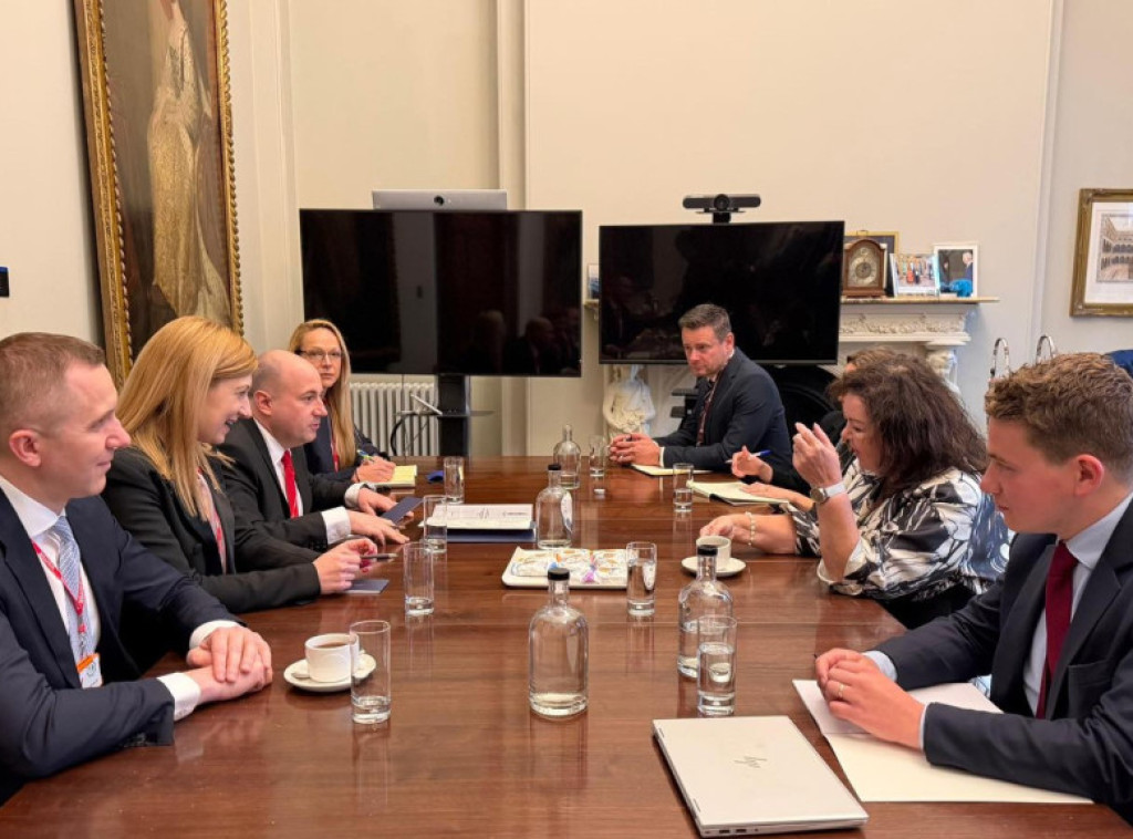 Nevena Jovanović i Dušan Kozarev razgovarali sa Karen Pirs o jačanju saradnje i regionalnim pitanjima