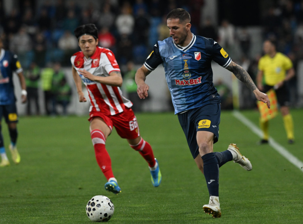 Posle 30 minuta kašnjenja počelo finale Kupa Srbije između Crvene zvezde i Vojvodine