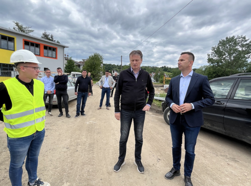 Glišić: Đaci već od 1. septembra kreću u rekonstruisanu školu u Banji Vrujci