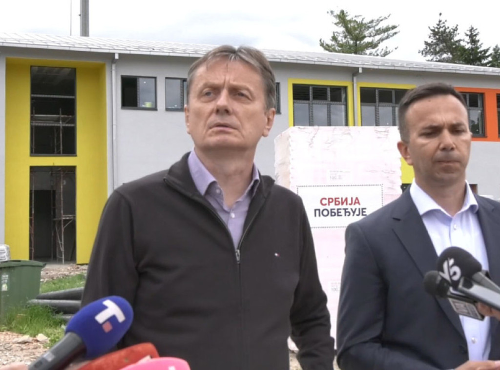 Glišić obišao novoizgrađeni vatrogasni dom u Zaglavku