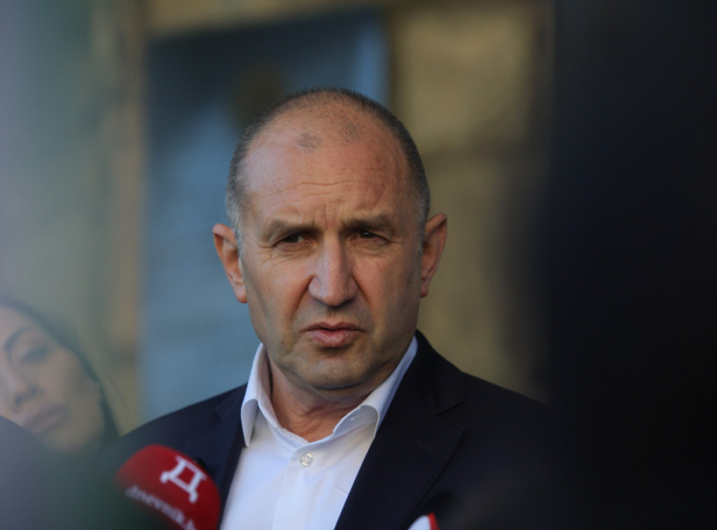 Radev čestitao bugarskoj pop pevačici Dari na pobedi na izboru za "Pesmu Evrovizije"