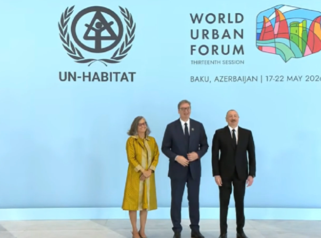 Predsednik Vučić stigao na Svetski urbani forum u Bakuu, obratiće se učesnicima
