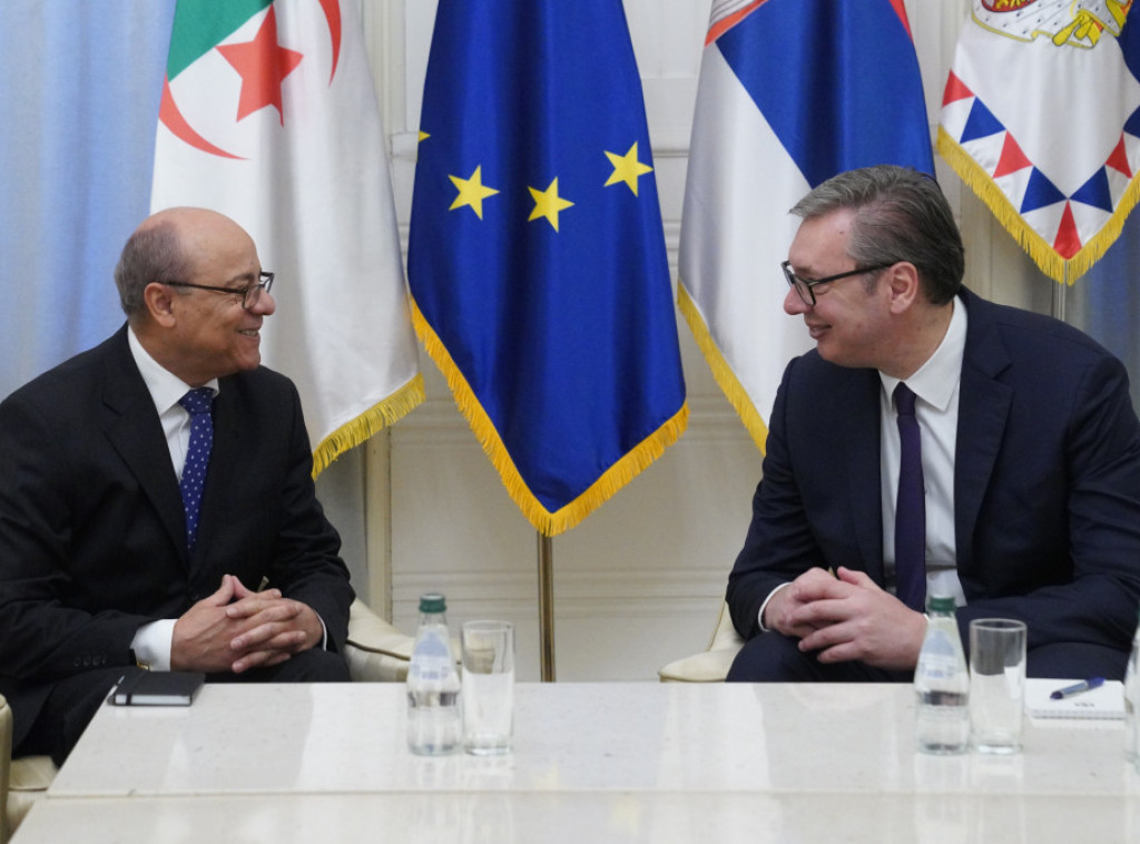 Predsednik Vučić primio u oproštajnu posetu ambasadora Alžira Fataha Mahraza