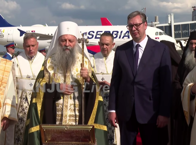 Pojas Presvete Bogorodice stigao u Beograd, svetinju dočekali Porfirije i Vučić