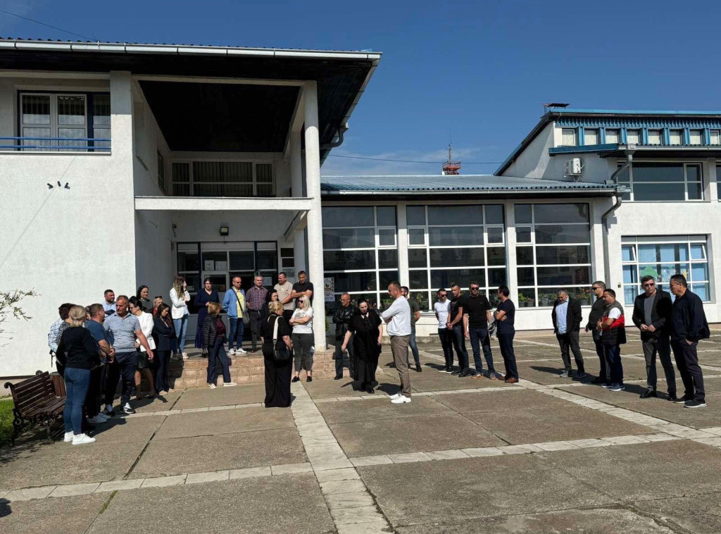 Skupovi podrške uhapšenim direktorima srpskih ustanova i danas u opštini Gračanica