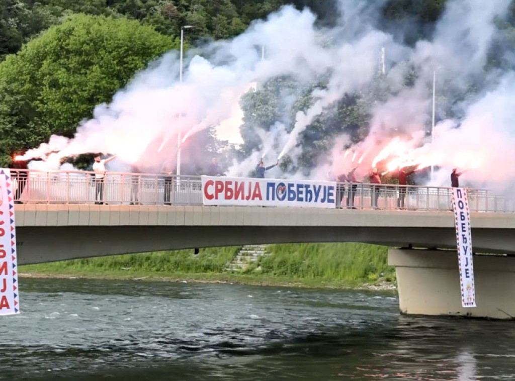 Širom Srbije transparenti "Srbija pobeđuje" u znak podrške Vučiću i politici stabilnosti