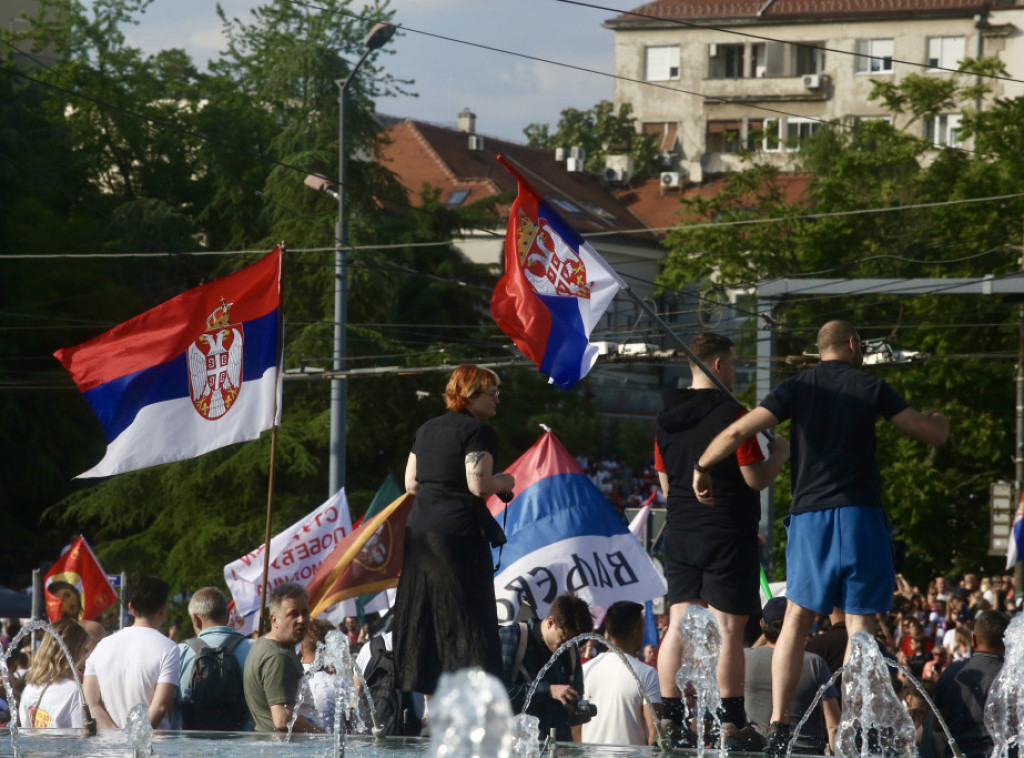 Na Trgu Slavija u Beogradu počeo protest studenata u blokadi