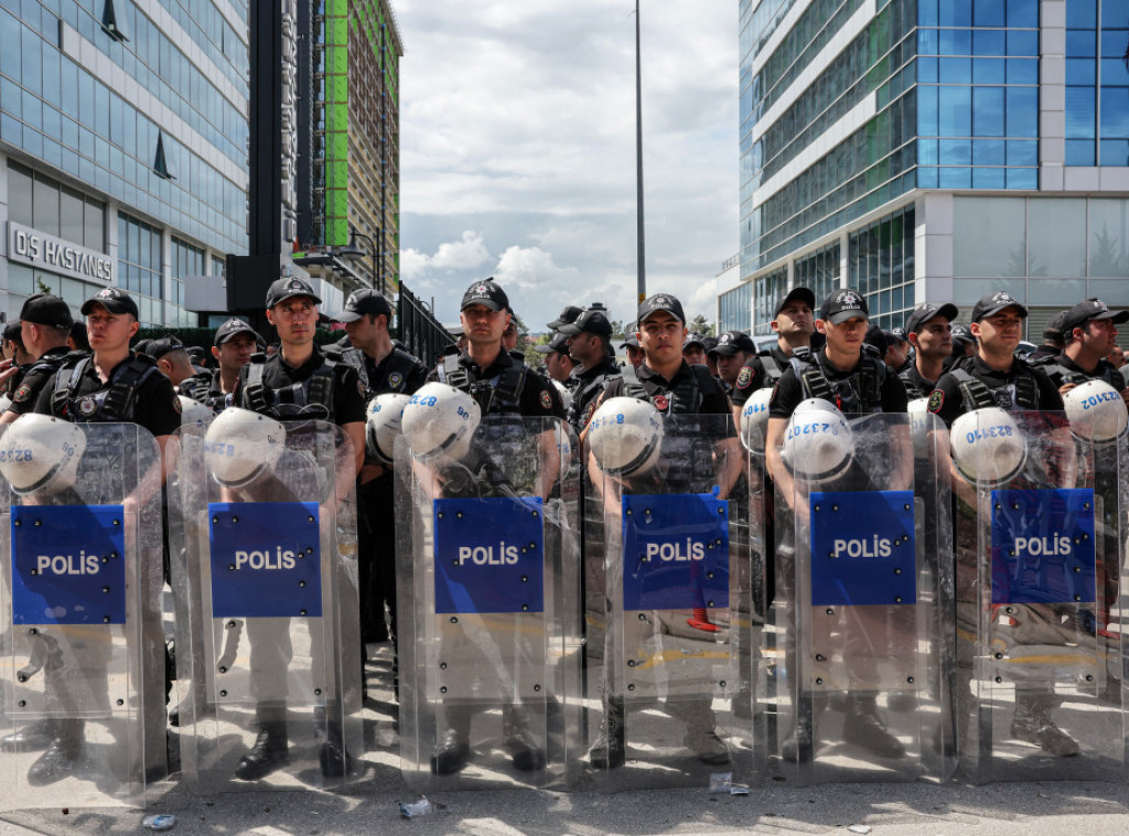 Sukobi u sedištu CHP u Ankari posle smene lidera opozicije, bačen suzavac
