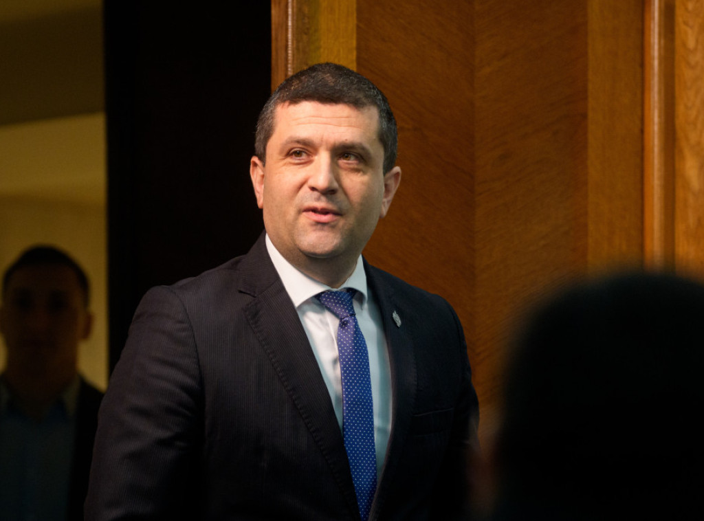 Vojnom avionu kojim je Radu Miruca putovao u Litvaniju ometan GPS signal