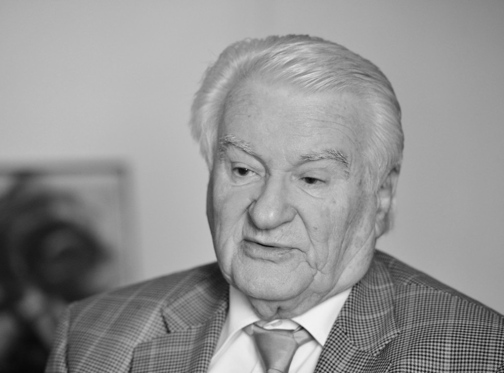 Preminuo Dragoljub Mićunović u 96. godini