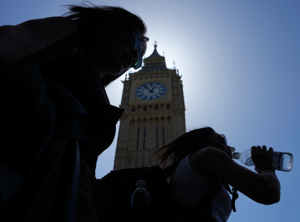 Talas vrućina u Velikoj Britaniji i Irskoj, petoro mladih se utopilo