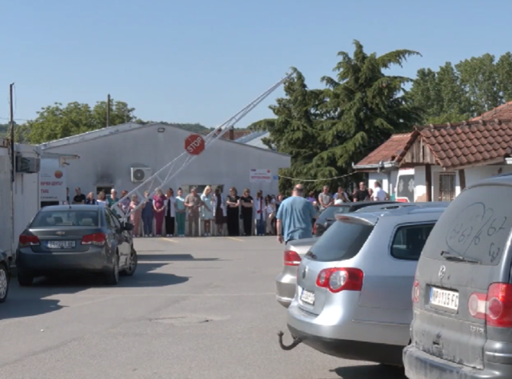 Gračanica:Zaposleni u institucijama 6. dan protestuju u znak podrške uhapšenim Srbima