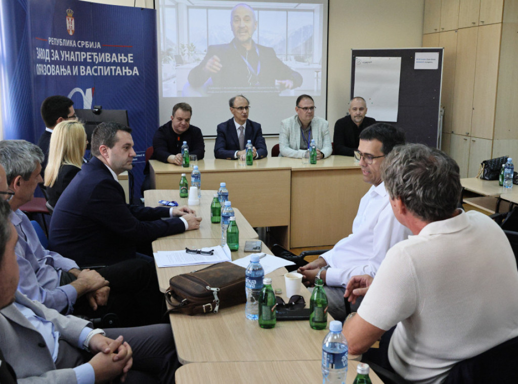 Macut: Smanjiti obim gradiva i unaprediti nastavu iz prirodnih nauka