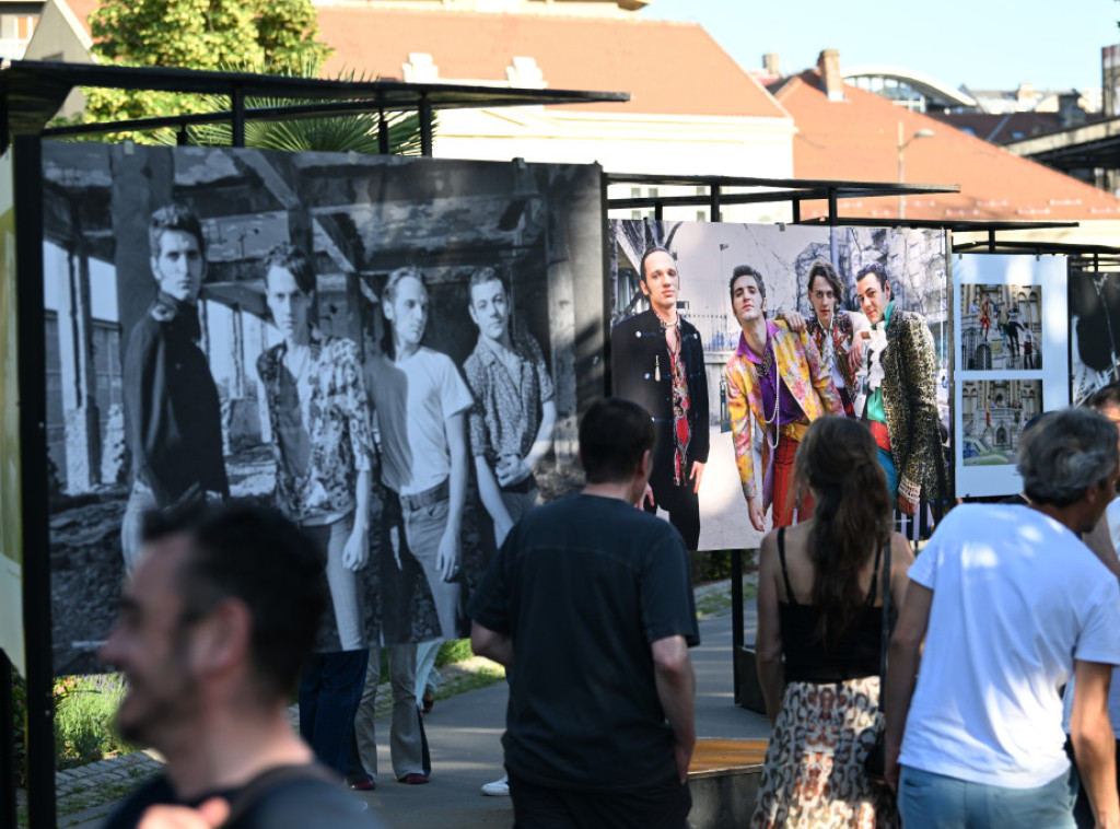 Izložba fotografija o Električnom orgazmu otvorena u Beogradu