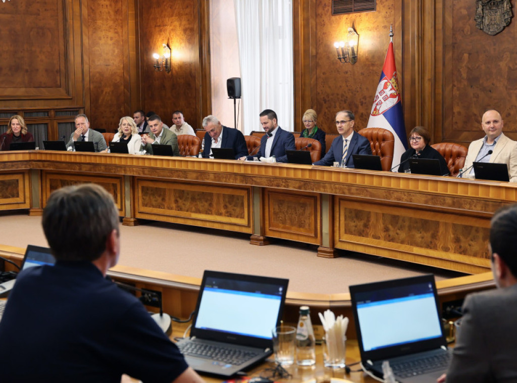 Vlada usvojila vanrednu meru finansijske podrške proizvođačima mleka u prahu