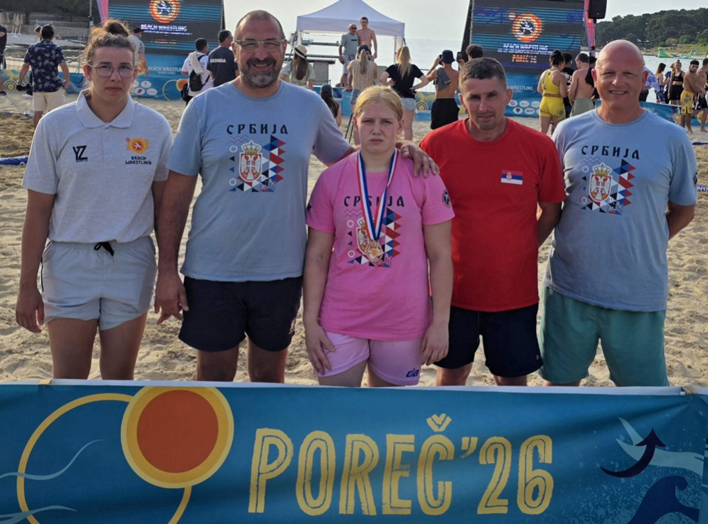 Mlada ženska rvačka reprezentacija osvojila tri medalje na Evropskom prvenstvu u pesku
