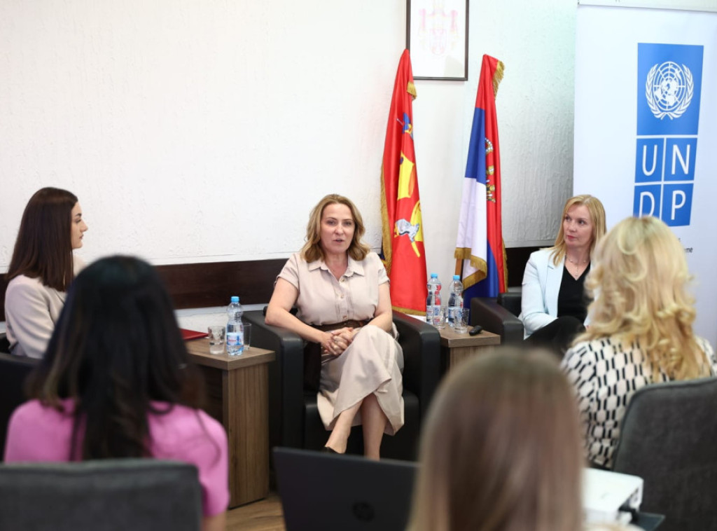 Ministarka Paunović u Topoli: Žene su na čelu 28 od 174 jedinice lokalne samouprave u Srbiji