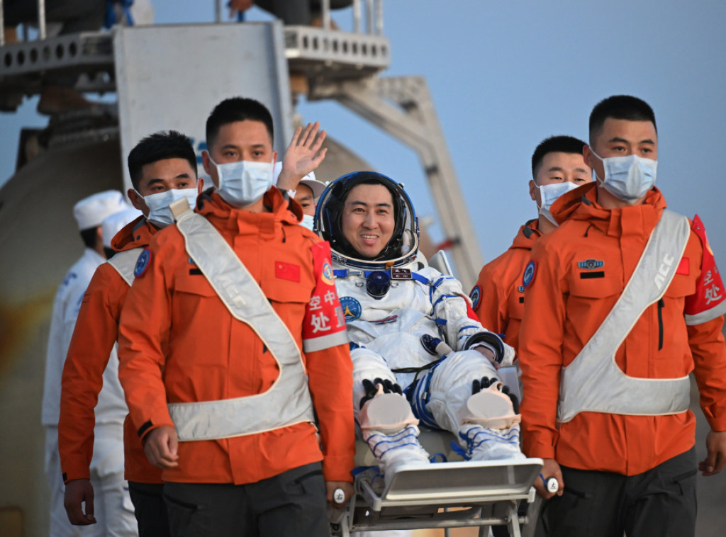 Kineski astronauti iz misije Šendžou-21 sleteli na Zemlju