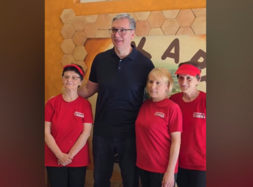 Vučić krenuo u Orlovat, družio se sa ljudima u Crepaji