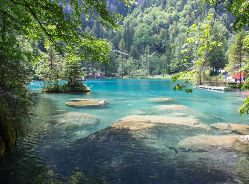 Temperatura vode mnogih švajcarskih jezera rekordna za maj