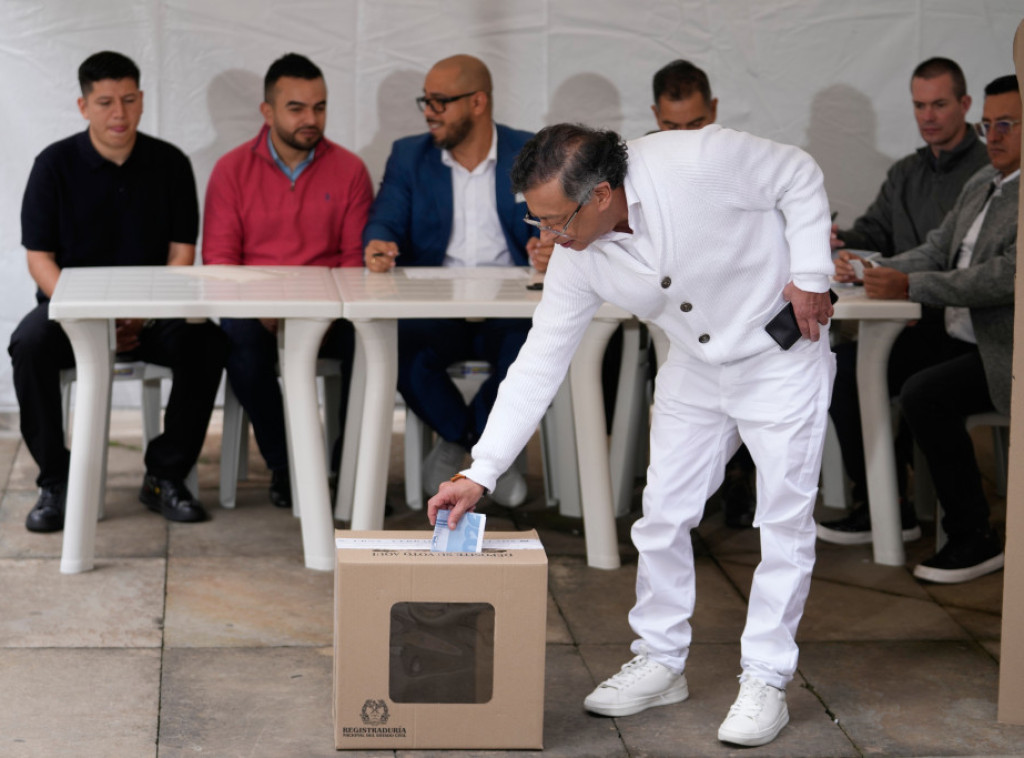 Otvorena biračka mesta u Kolumbiji, građani danas biraju novog predsednika