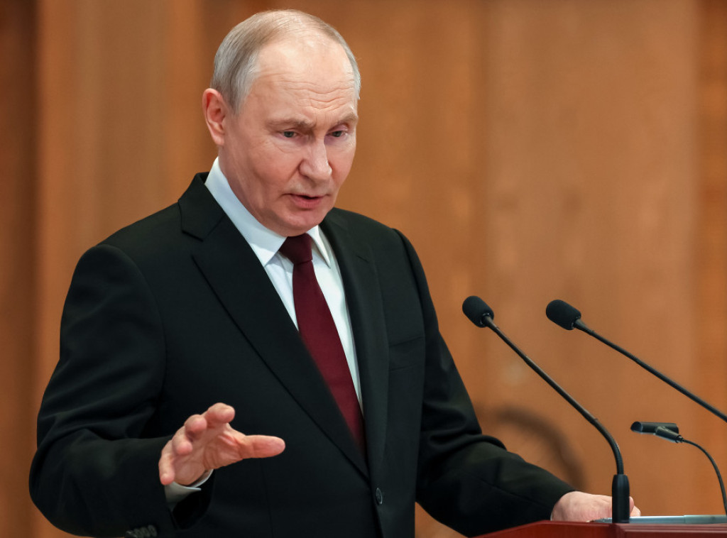 Putin naredio ruskoj vladi da kontinuirano prati razvoj arktičke zone Rusije