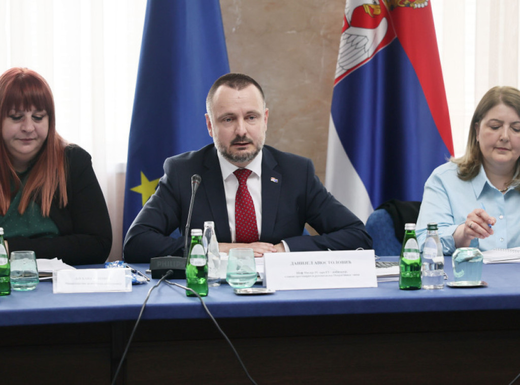 Danijel Apostolović sa predsednicima pregovaračkih grupa: Rezultati moraju da budu bolji