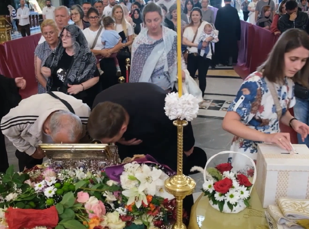 Srpska pravoslavna crkva: Pojasu Presvete Bogorodice poklonilo se više od pola miliona vernika