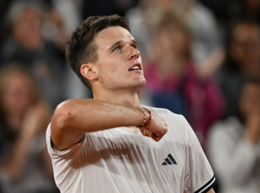 Češki teniser Jakub Menšik plasirao se u polufinale Rolan Garosa