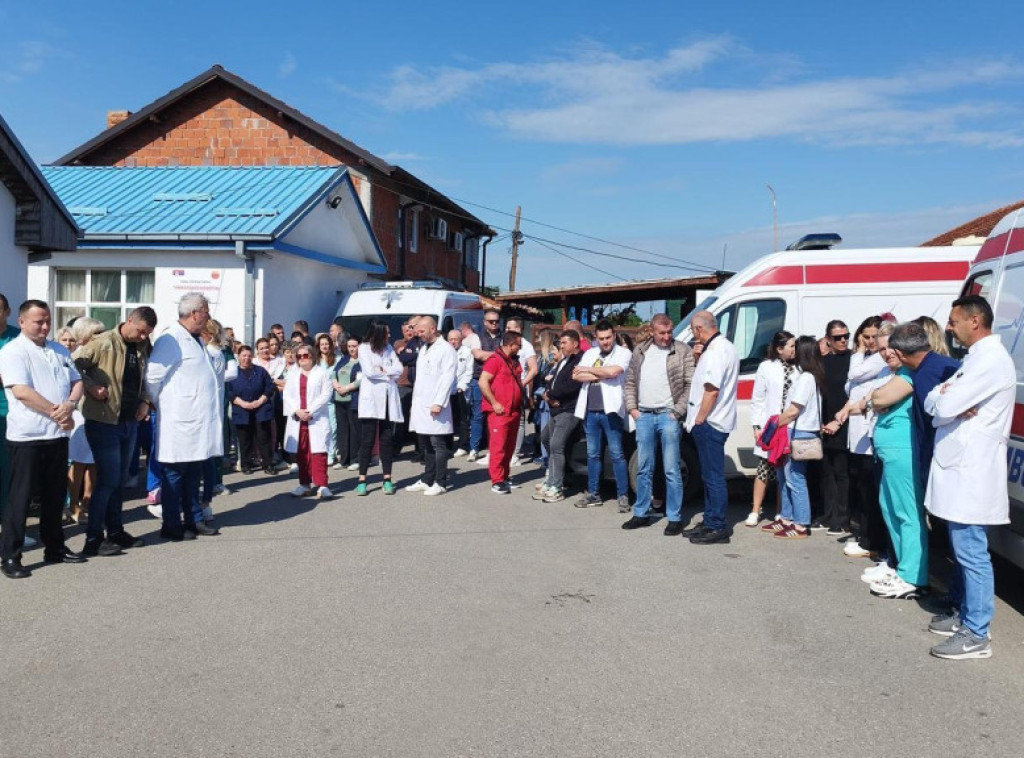 Jedanaesti dan protesta podrške uhapšenim direktorima u Gračanici