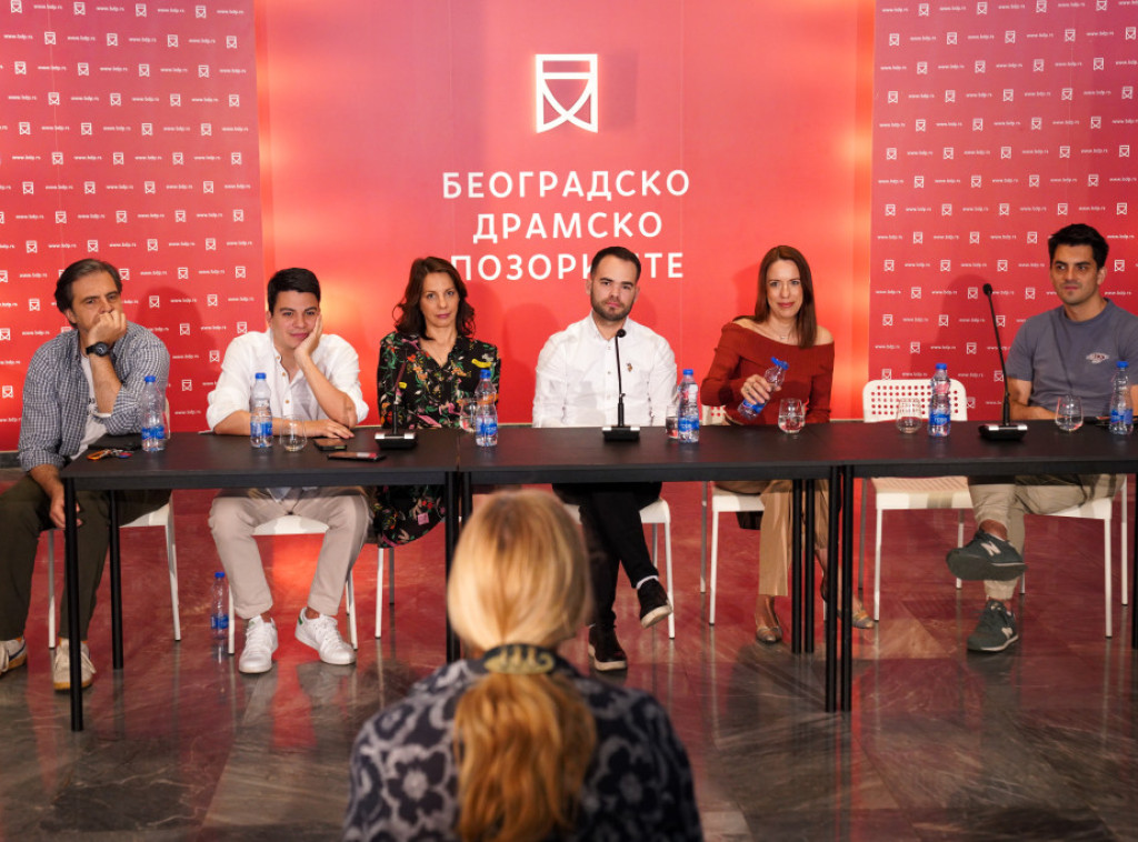 Predstava "Naši roditelji" u režiji Patrika Lazića premijerno 6. juna u Beogradskom dramskom pozorištu