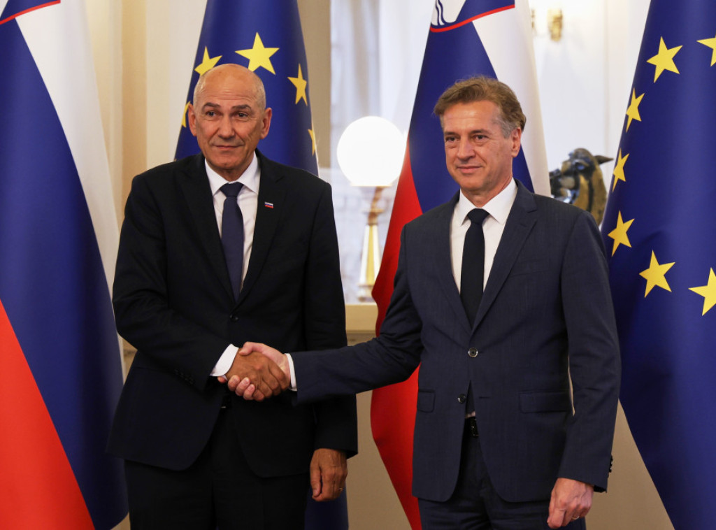 Novi premijer Slovenije Janez Janša preuzeo dužnost od Roberta Goloba