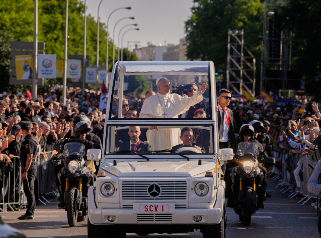 Papa predvodio misu na trgu Sibeles u Madridu, prisustvovale desetine hiljada ljudi