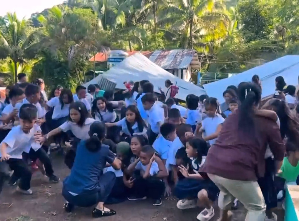 Broj žrtava zemljotresa na Filipinima porastao na 12, broj povređenih na 200