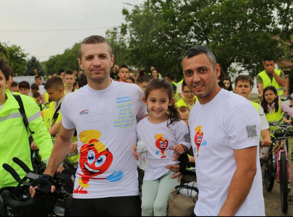 Nadzornik Mićunović humanitarnom vožnjom skreće pažnju na srčane mane kod dece