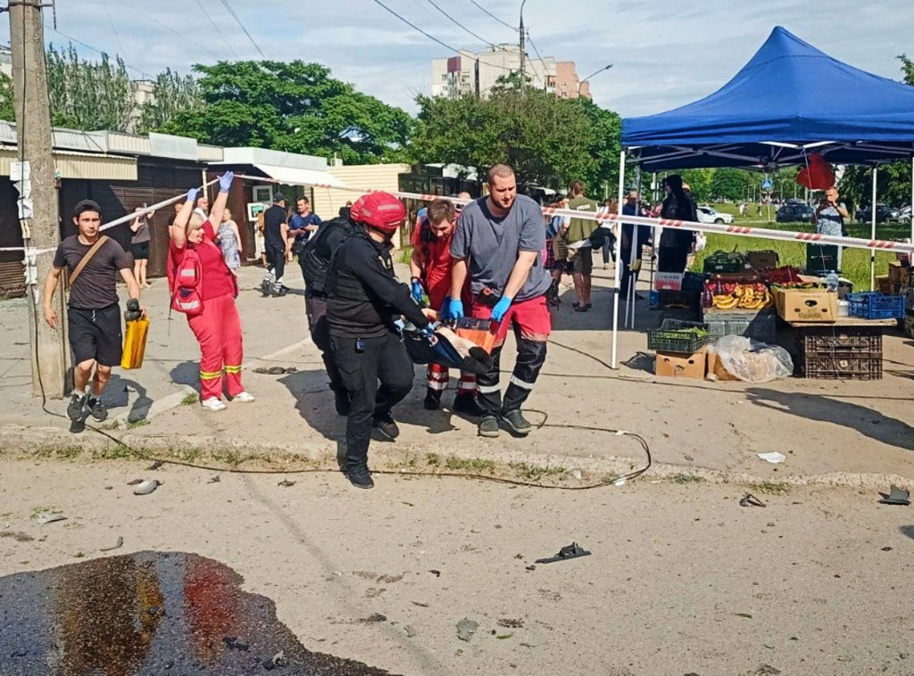 U napadu ruskih dronova na Zaporošku oblast poginule dve osobe, 16 ranjeno