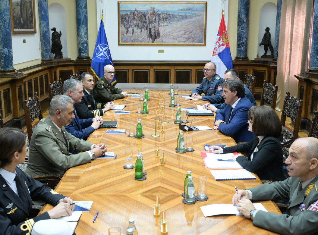 Gašić se sastao sa Aleksusom Grinkevičem