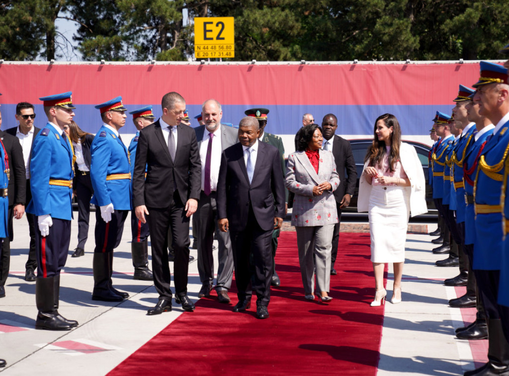 Predsednik Angole završio posetu Srbiji, ispratili ga Tamara