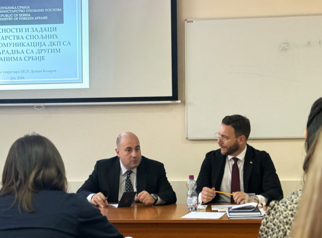 Dušan Kozarev održao predavanje na Diplomatskoj akademiji: Diplomatija složenija nego ikad